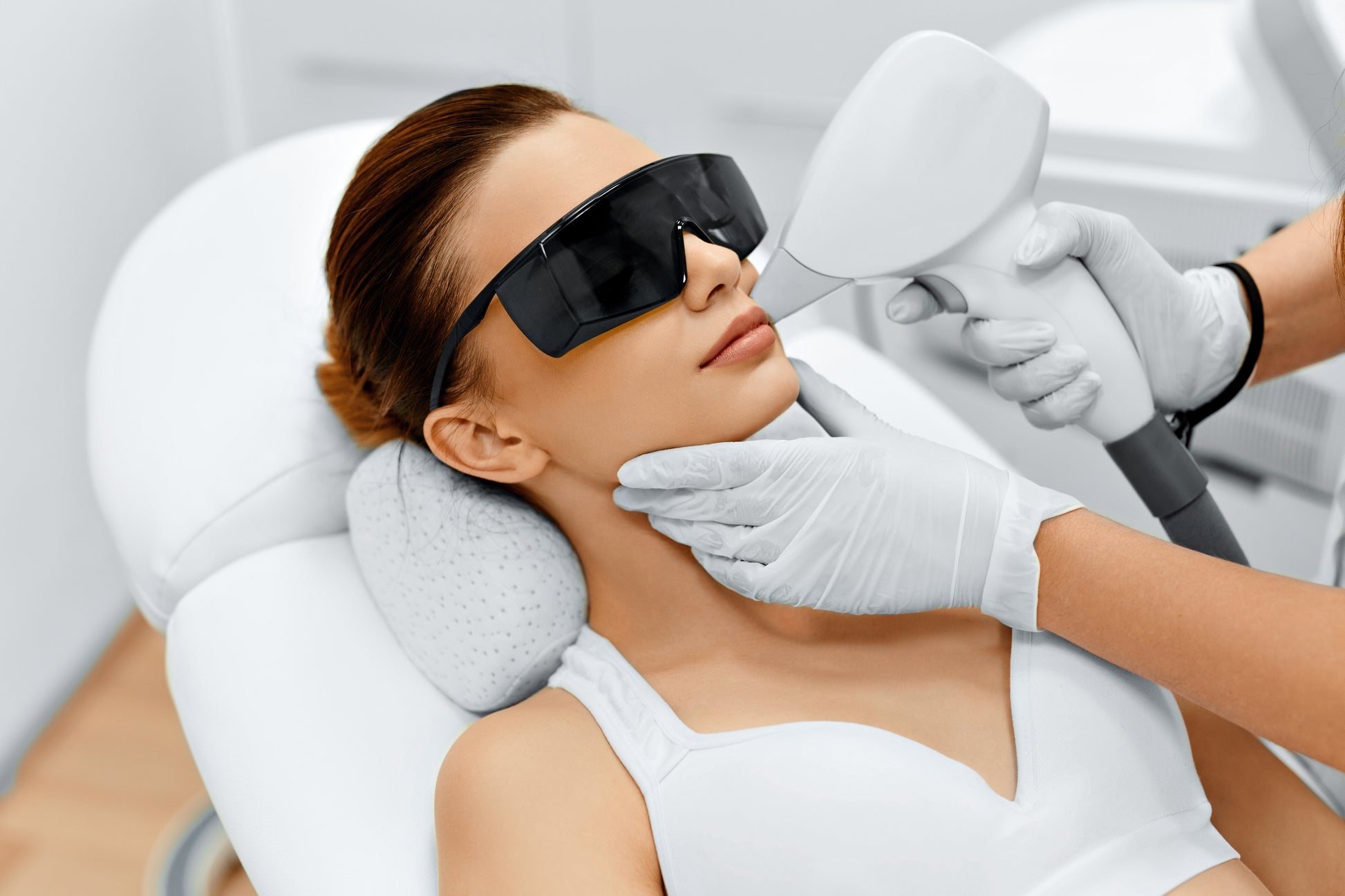 Face laser hair removal treatment